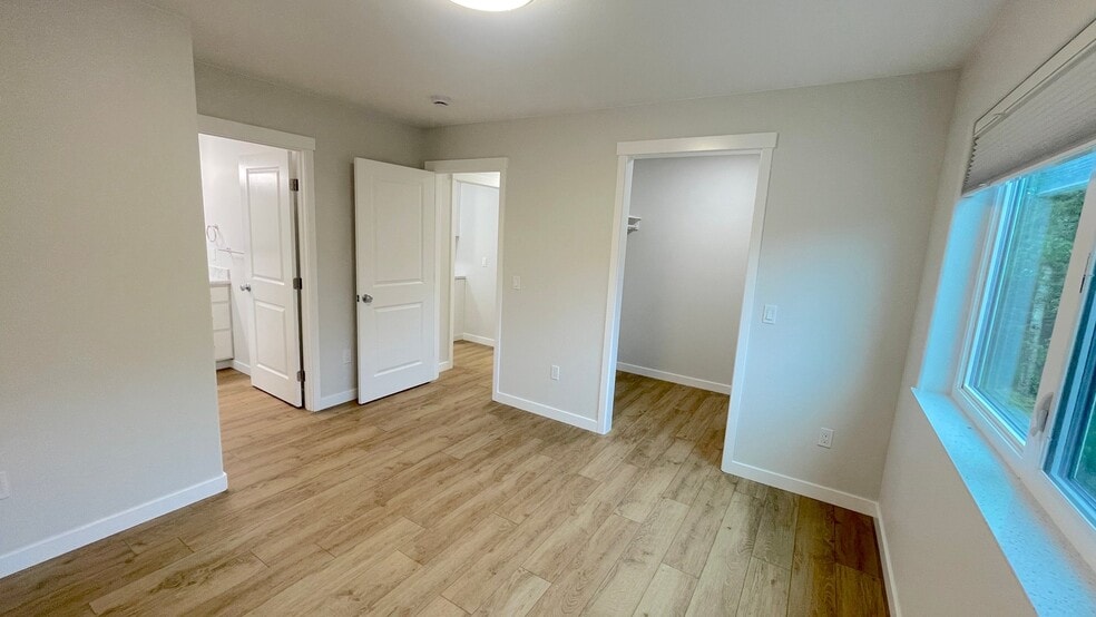 Building Photo - 2510 S Althea St
