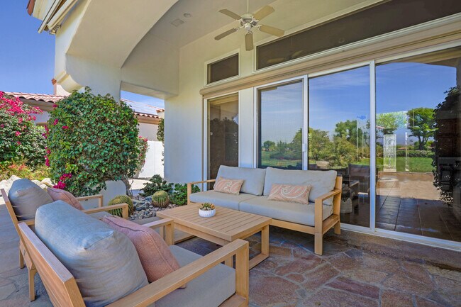 Building Photo - 701 Indian Ridge Dr