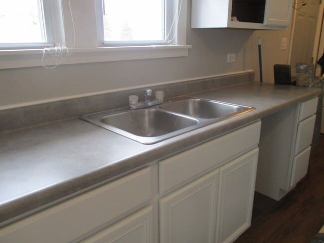 Building Photo - 2004 W Jackson St