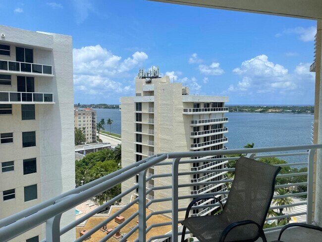 Building Photo - 1551 N Flagler Dr