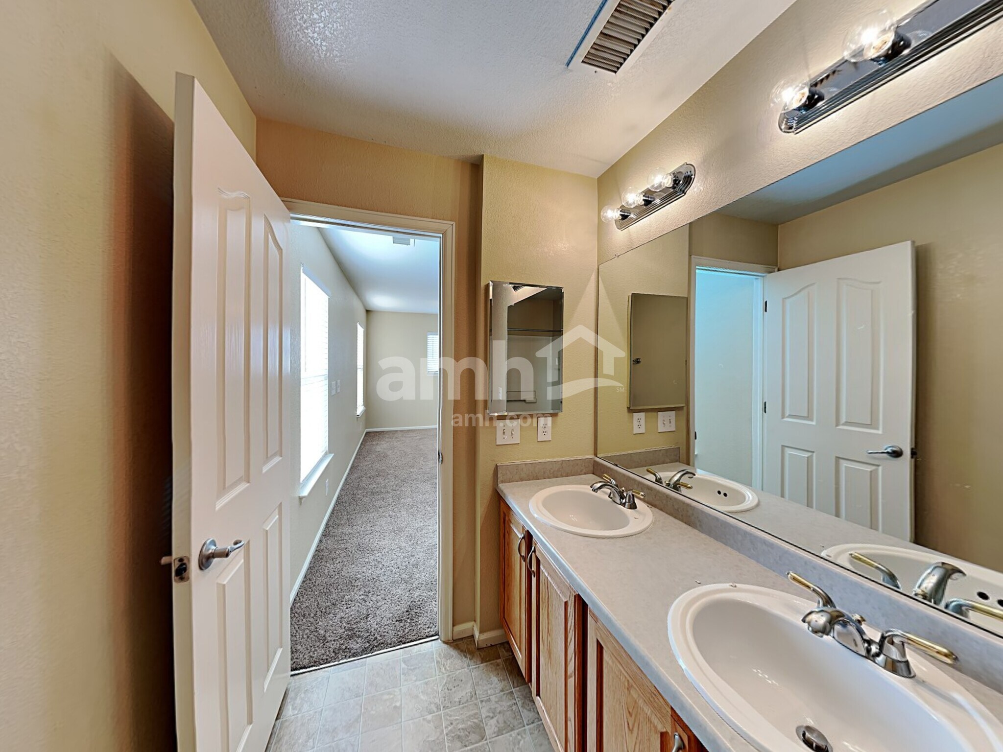 Building Photo - 5568 Joplin St