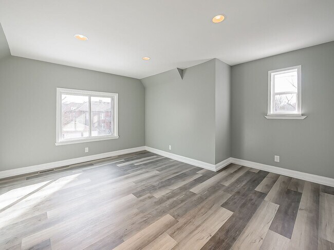 Building Photo - 11-13 MOHAWK RD