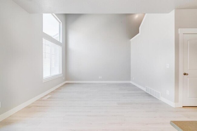 Building Photo - 16162 S Truss Dr