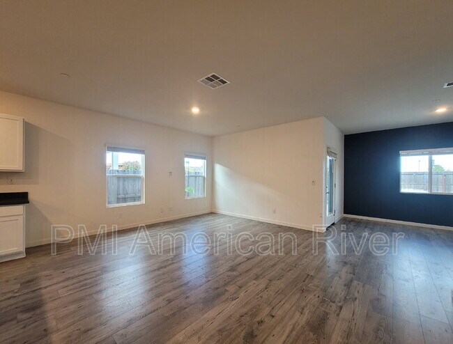 Building Photo - 2053 Skipper Cv Wy