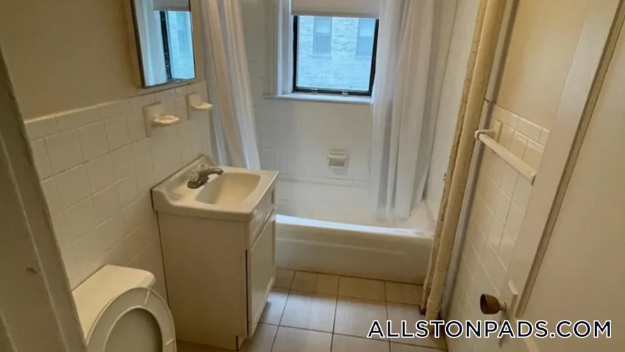 Building Photo - 1156 Commonwealth Ave