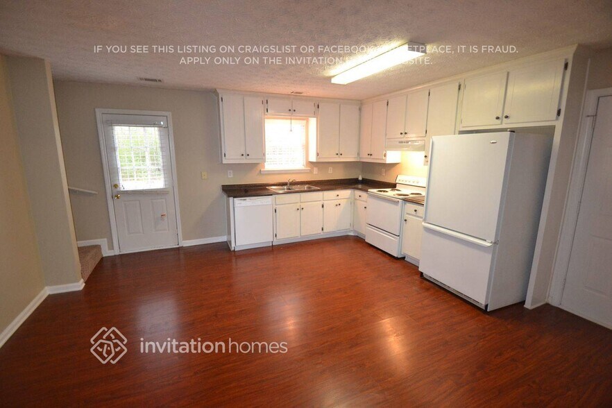 Building Photo - 3818 Woodhurst Way