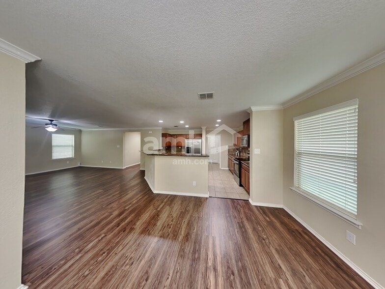 Building Photo - 9054 Canter Horse