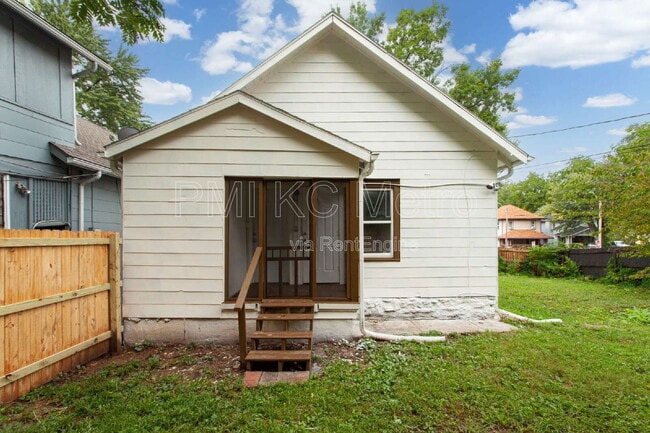 Building Photo - 3803 Highland Ave