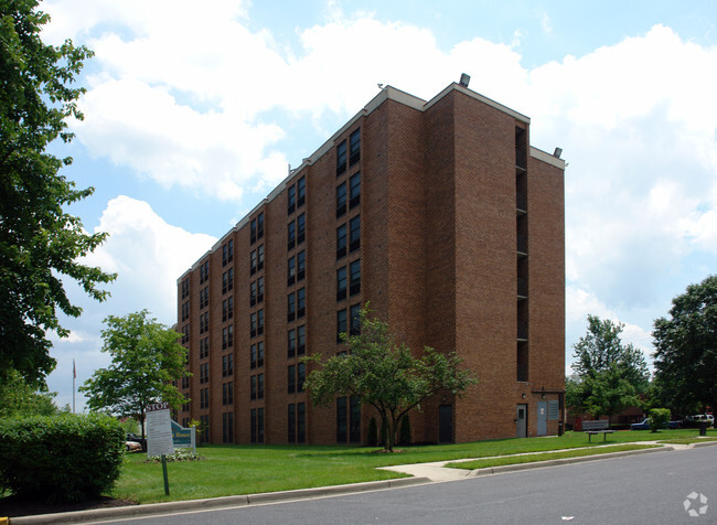 Primary Photo - Spellman House Apartments