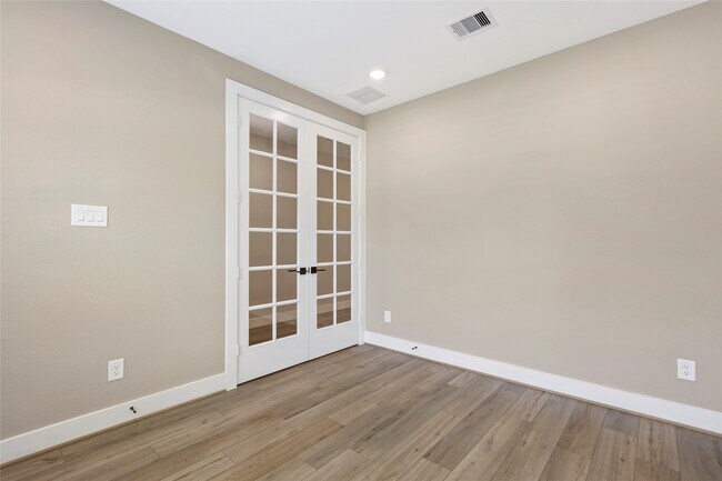 Building Photo - 2013 Woodland Pine Ct