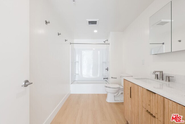 Building Photo - 8561 Belmont St