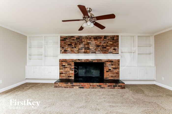 Building Photo - 240 Palaside Dr NE