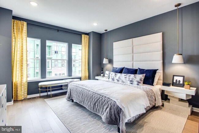 Building Photo - 2571 Hopton Ln