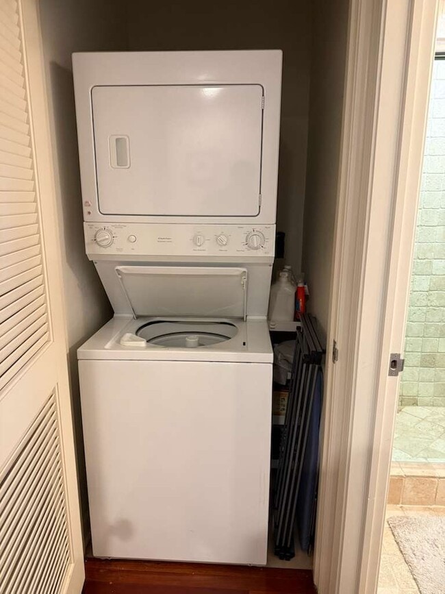 Building Photo - 2650 N Halsted St