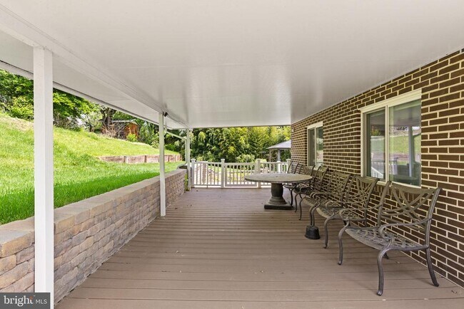 Building Photo - 8006 Woodhaven Ct