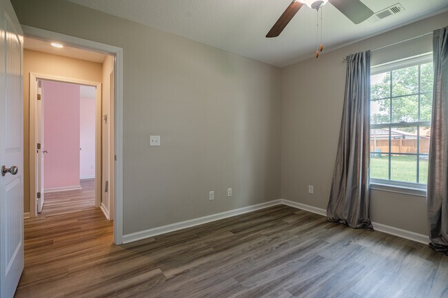 Building Photo - 505 Park Pl