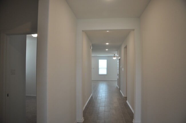 Building Photo - 5703 Aurora Grns Ln