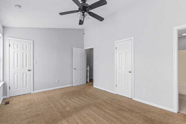 Building Photo - 55 Treasure Key