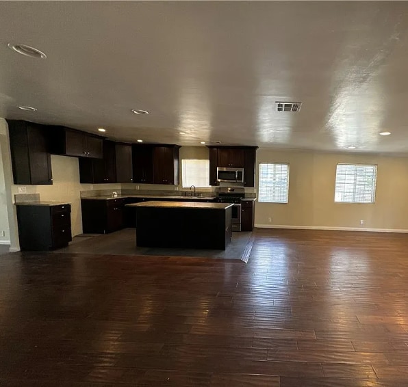 Building Photo - 8827 Darby Ave