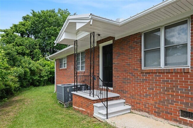 Building Photo - 1437 Vesta Ave