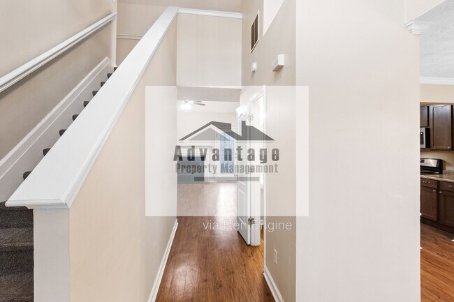 Building Photo - 382 Summer Hill Cir