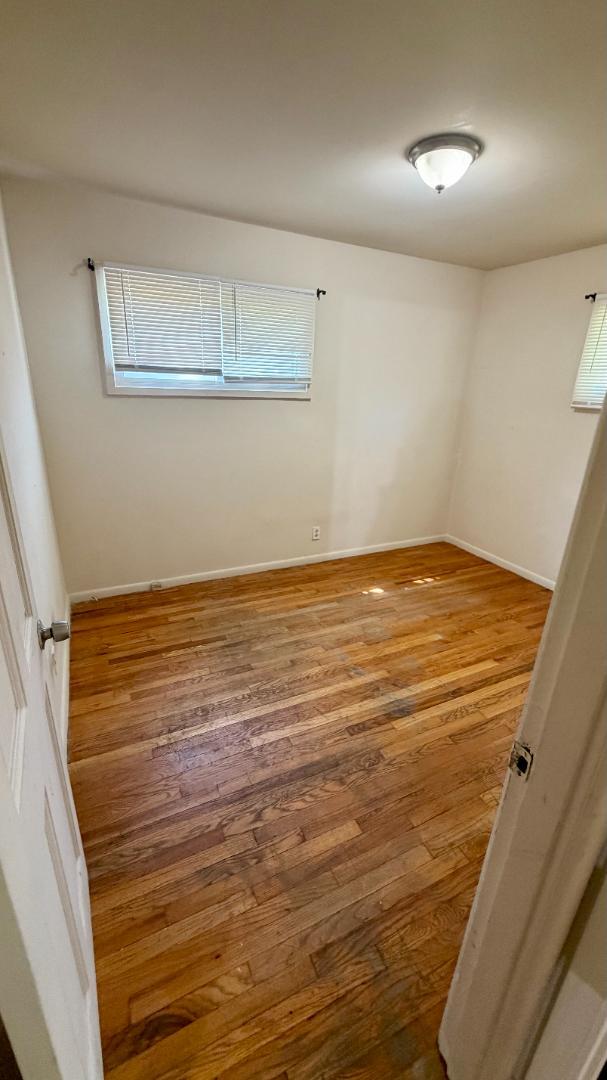 Building Photo - 5614 Sanborn Dr