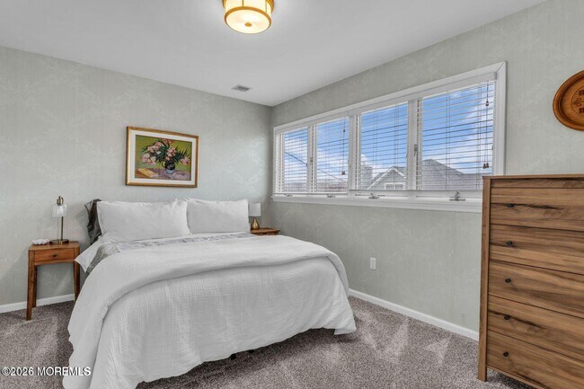 Building Photo - 6 Cook St