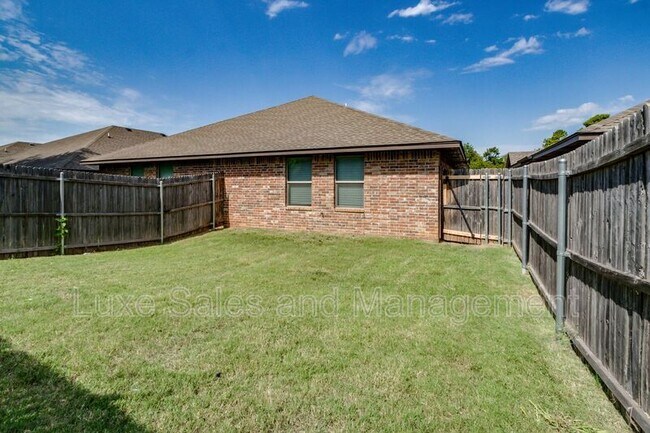 Building Photo - 437 Chalk Hill Ct