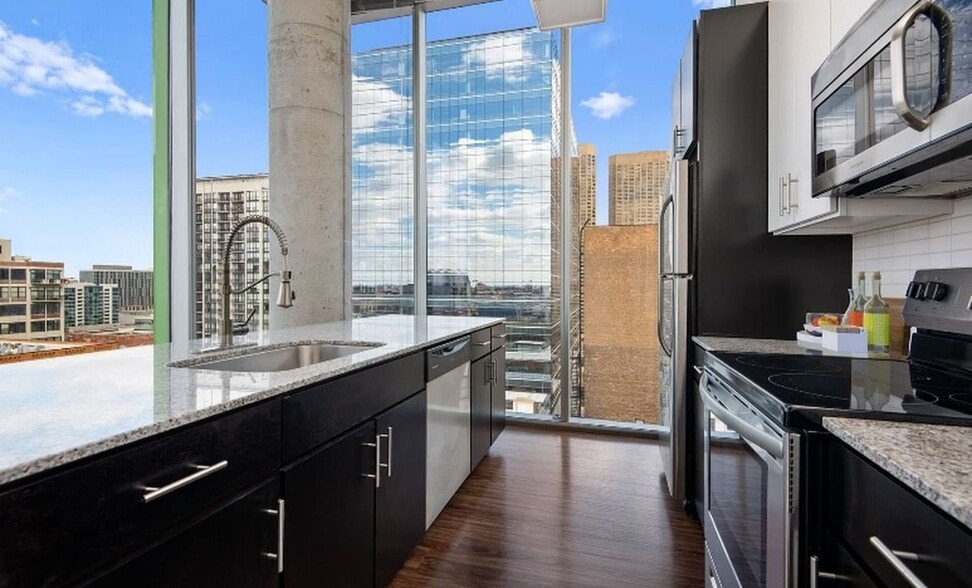 Building Photo - 601 W Jackson Blvd