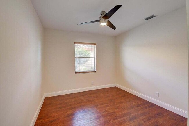 Building Photo - 8561 Tourmaline Blvd