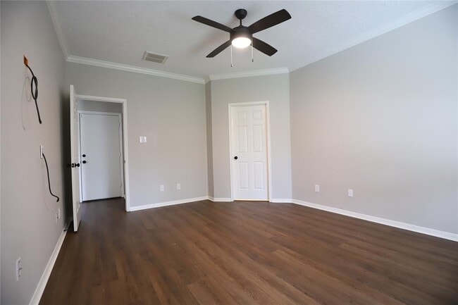 Building Photo - 21631 Live Oaks Spring Dr