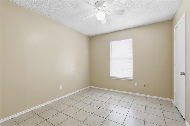 Building Photo - 3416 Colonial Dr