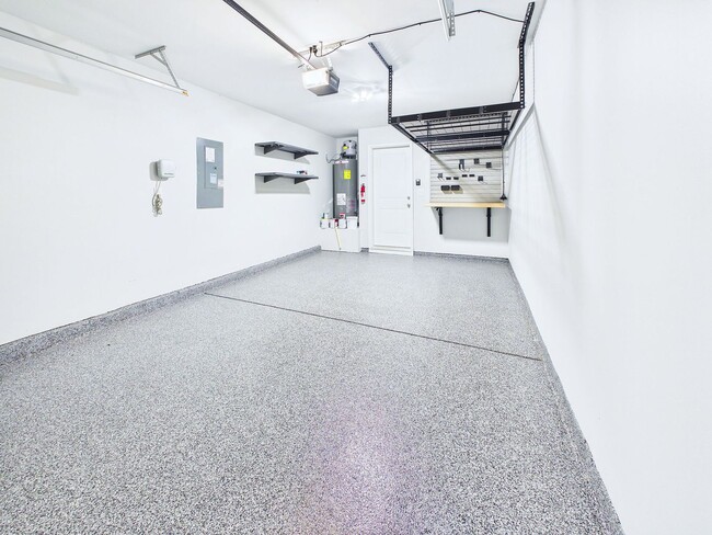 Building Photo - 7047 Woodline Dr