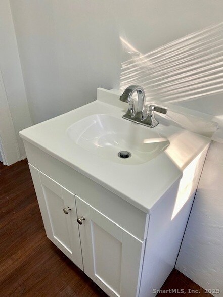 Building Photo - 2 Visconti St