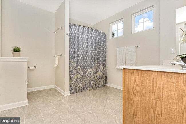 Building Photo - 2105 Twin Peaks Ct