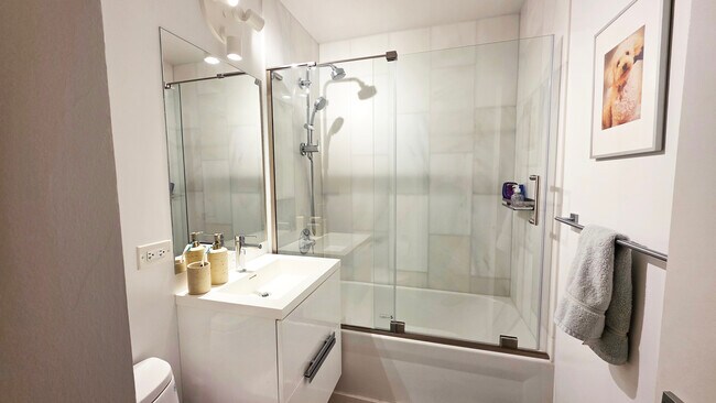 Building Photo - 360 W Wellington Ave