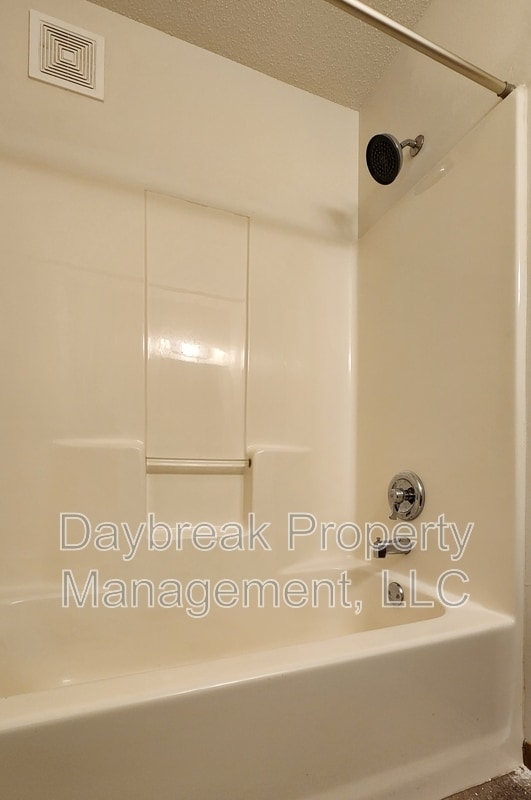 Building Photo - 1315 34th St Cir S