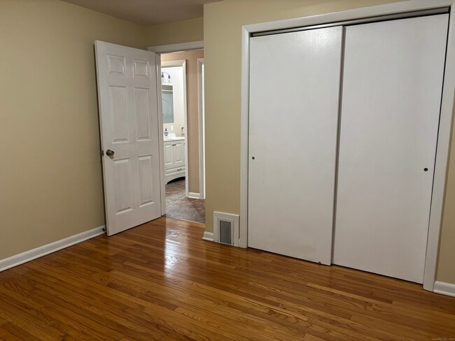 Building Photo - 897 Colonel Ledyard Hwy