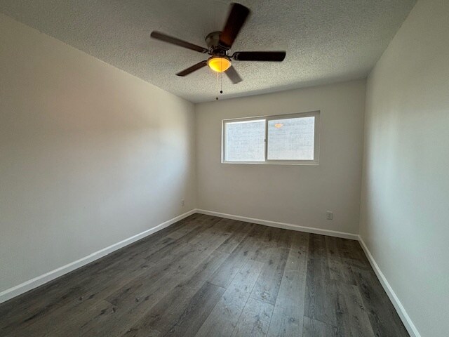 Building Photo - 851 W 95th St