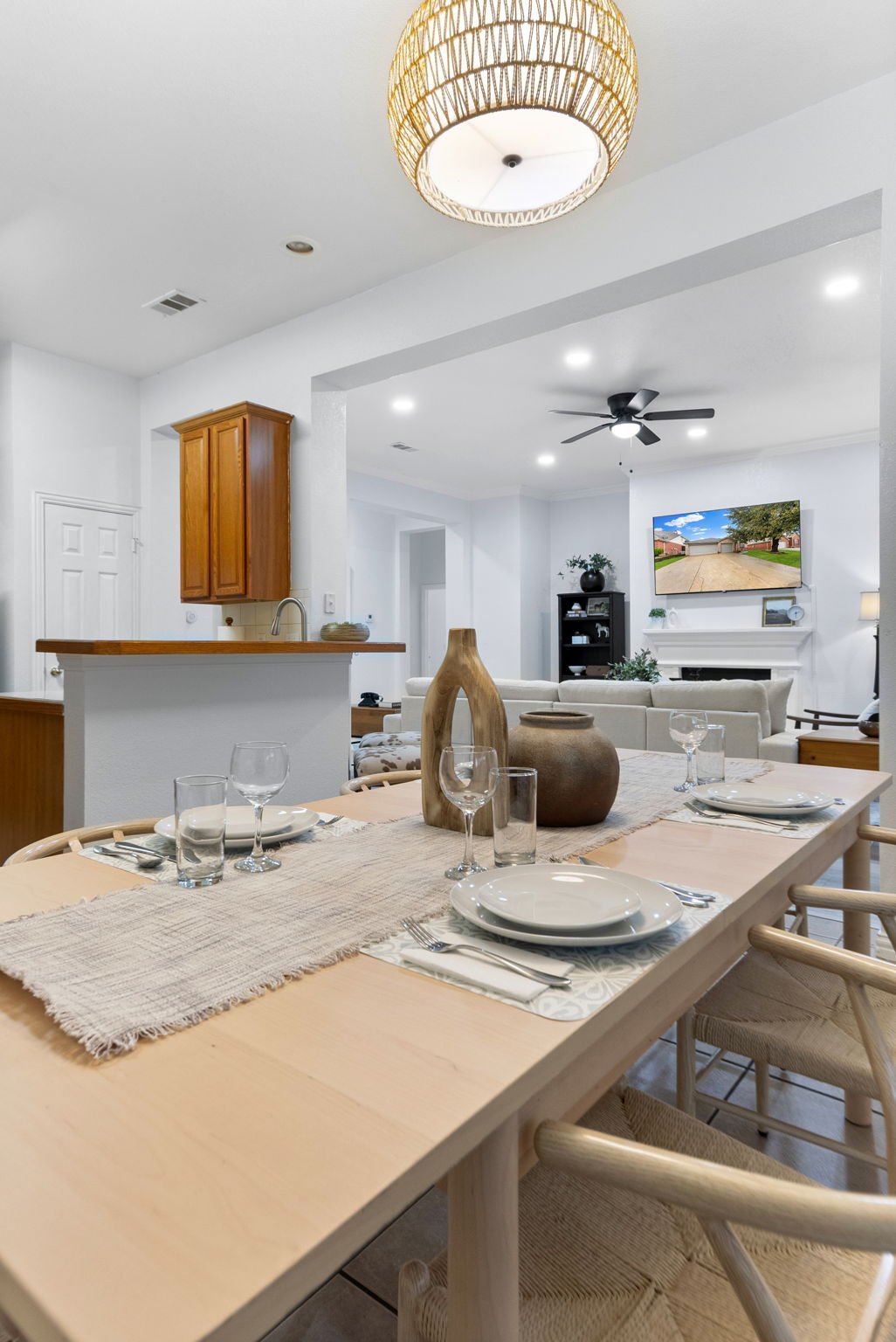 Building Photo - 4835 Crown Dr