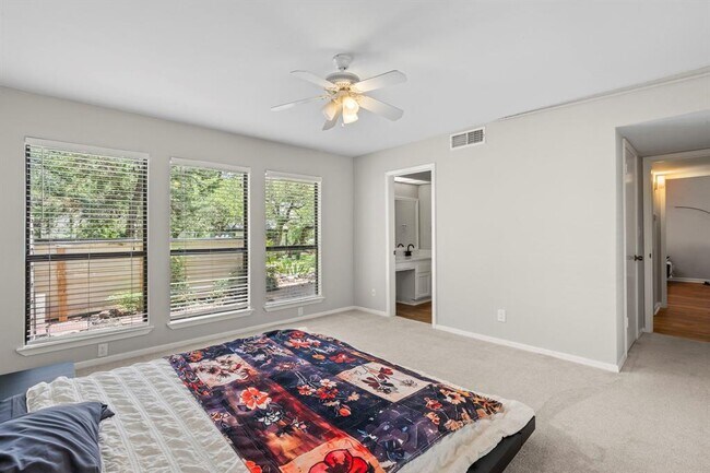 Building Photo - 13 Casa Verde St