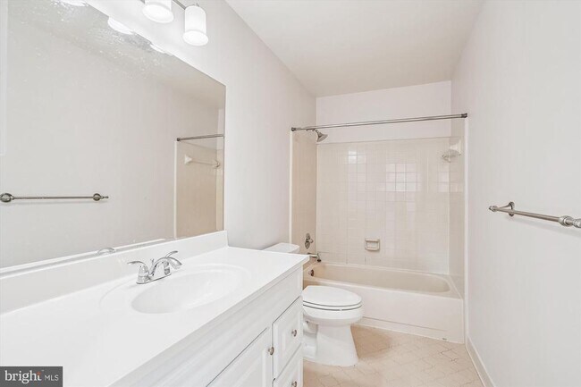 Building Photo - 8803 Black Alder Dr