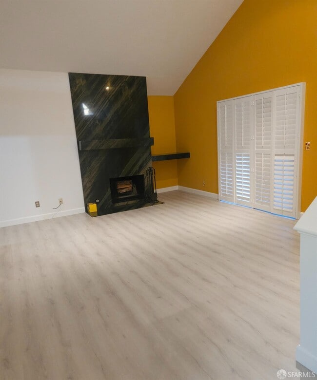 Building Photo - 8763 Mountain Blvd