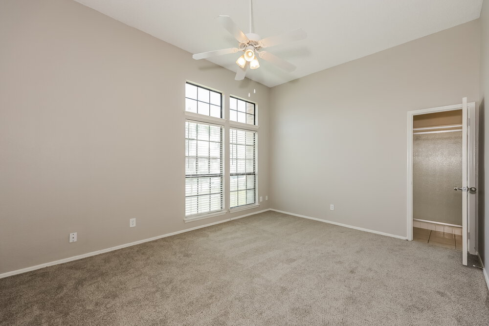 Building Photo - 423 Barton Dr