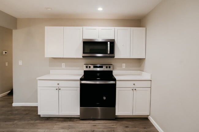 Building Photo - 3-Bedroom with 2 Full Baths Home in Charleston – Spacious 1,752 Sq