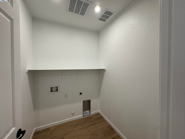 Building Photo - 3040 Red Canard Wy