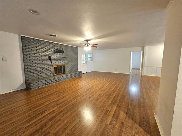 Building Photo - 1304 Oakhill Dr