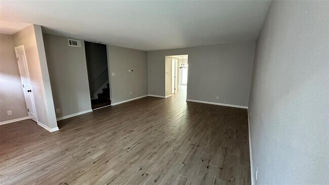 Building Photo - 407 Bendwood Dr