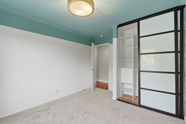 Building Photo - Exceptional Home in the Back of the Valley, Pacifica