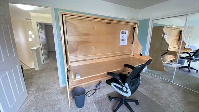 Building Photo - Furnished 2 Bdrm/2 Bath Condo in the Heart of Downtown Ashland!